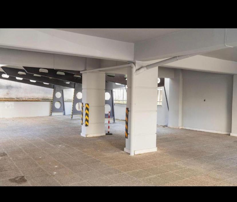 Central Appartment 2 With Parking ラリサ エクステリア 写真